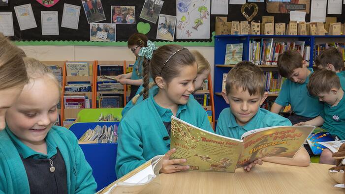 children sharing books